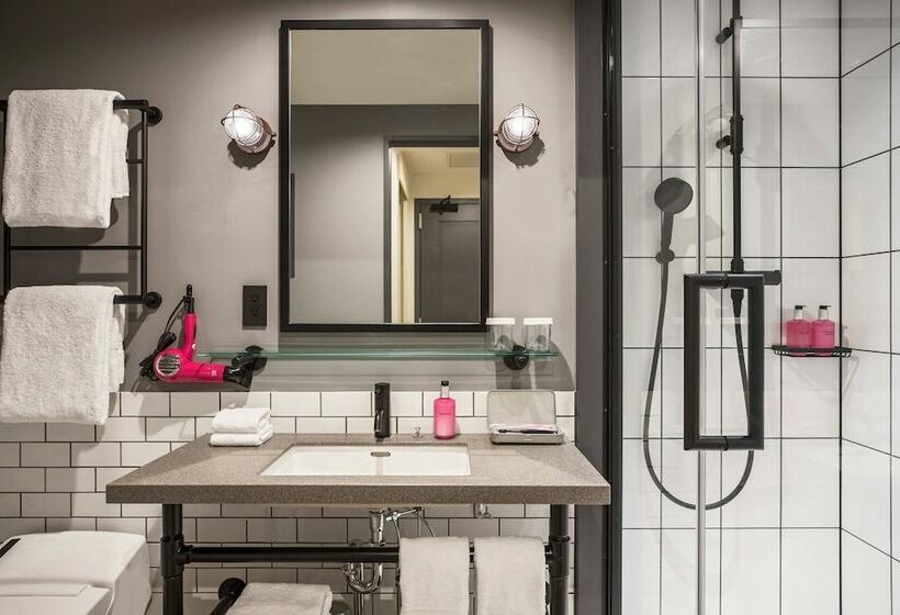Номер Стандарт, Moxy Osaka Honmachi By Marriott