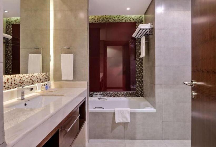 Номер Executive, Radisson Blu Hotel, Dubai Waterfront