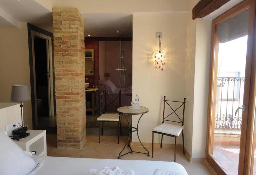اتاق استاندارد, Rural Cal Torner Adults Only