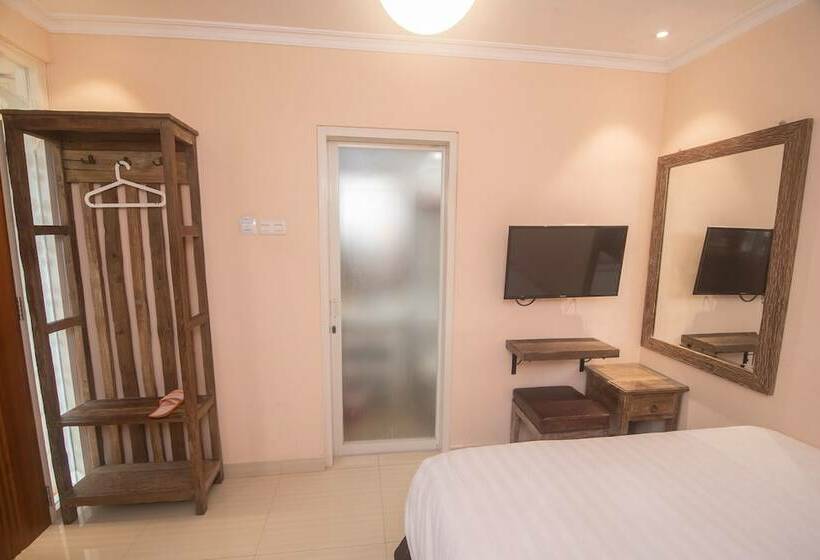 Quarto Superior, Front One Boutique Baluran Malang