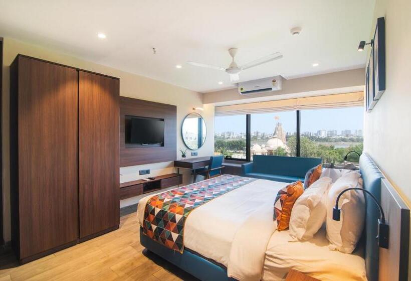 اتاق سوپریور با تخت بزرگ, Sadbhav Villa