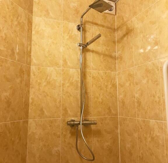 غرفة قياسية لذوى الاحتياجات الخاصة, Linton Hotel Luton