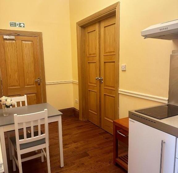إستوديو ديلوكس, Linton Hotel Luton
