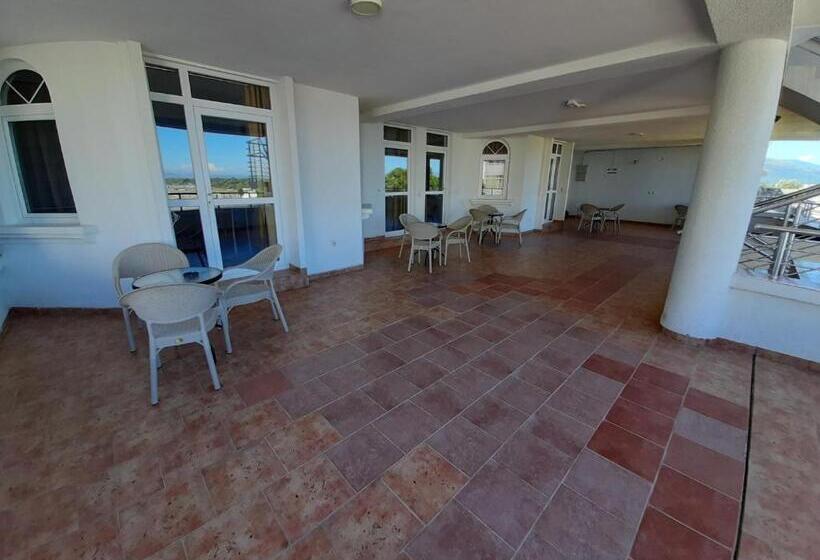 Standard Triple Room with Terrace, Rosa Negra