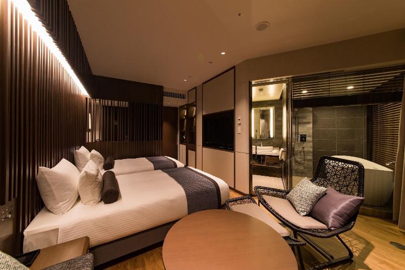 Номер Премиум, Jr Kyushu Hotel Blossom Naha