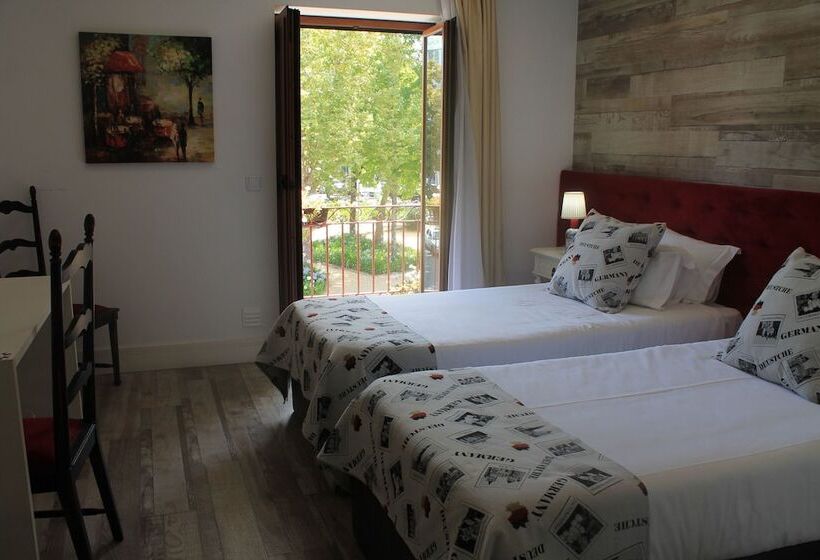 Номер Стандарт с Балконом, Art'otel Barcelos