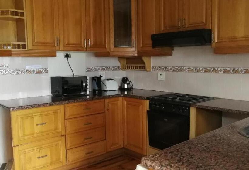 کلبه ییلاقی, Bluff Accommodation Aybriden Self Catering