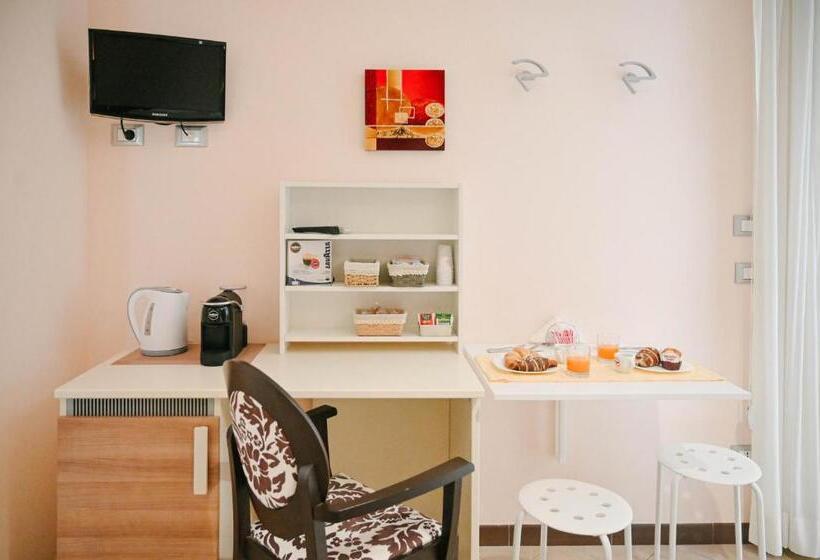Quarto Estandar, Stella Del Sud