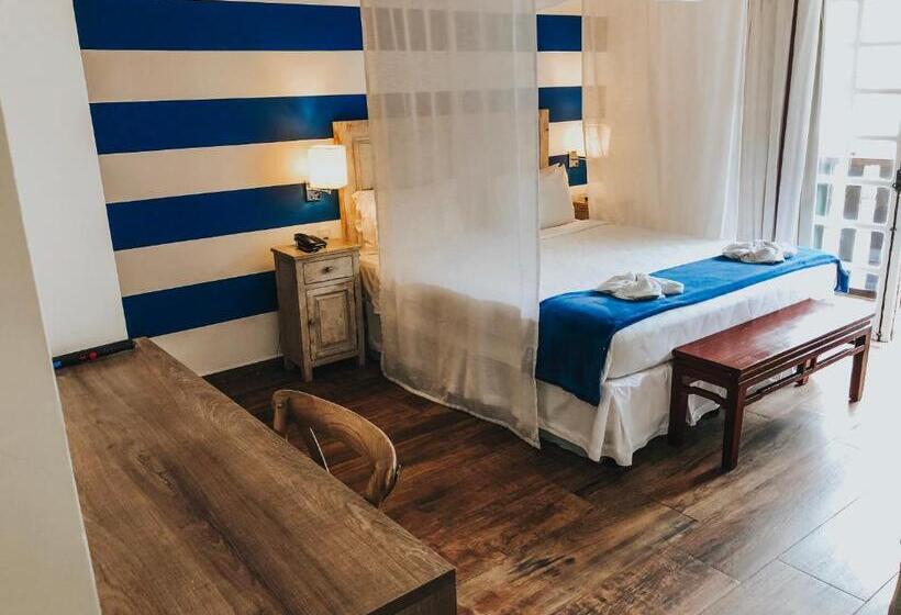 اتاق پریمیوم چهارنفره, Pousada Da Prainha