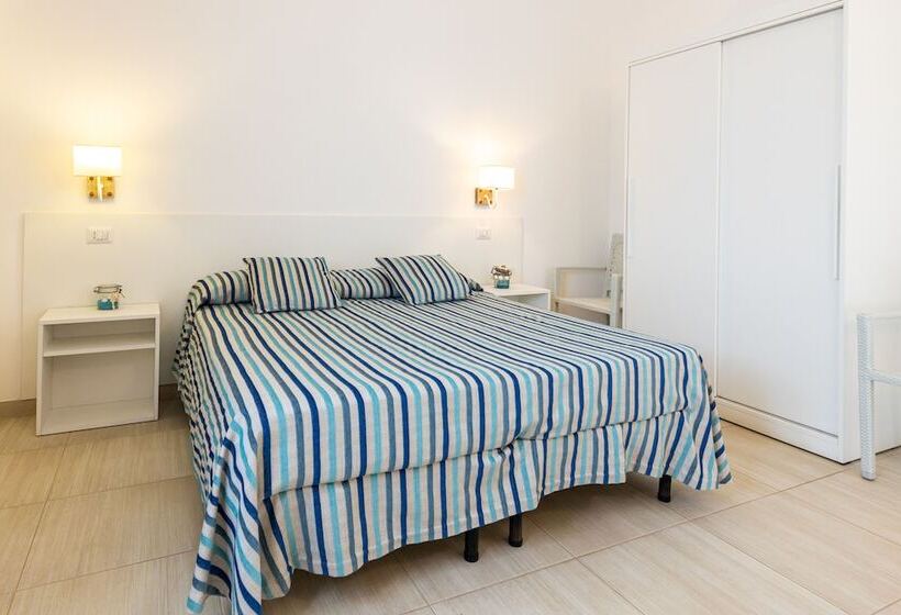 Номер Superior Вид на Бассейн, Stella Marina B&b