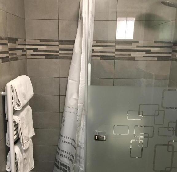 Номер Стандарт Трехместный, Hôtel La Ferme D En Chon