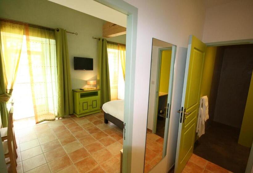 اتاق راحتی, Logis Hôtel Restaurant Le Domaine De L Eau Vive