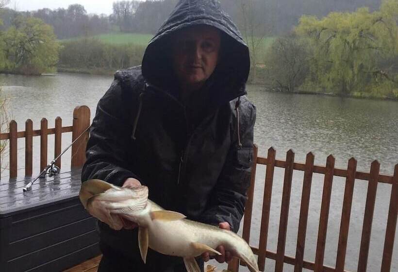 Хижина, Au Fil De L'eau