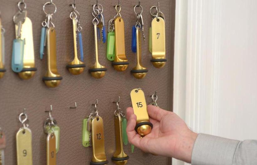 Номер Стандарт Трехместный, Contact Hôtel Du Cerf