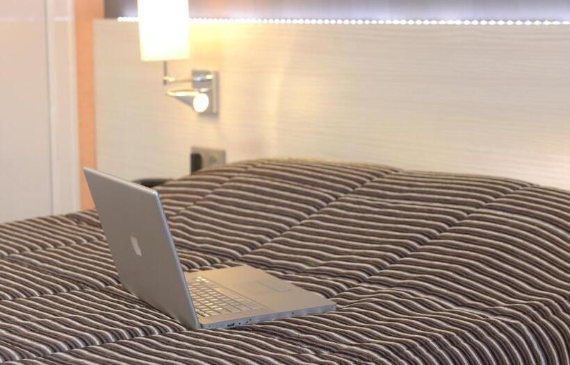 Номер Стандарт Трехместный, Contact Hôtel Du Cerf