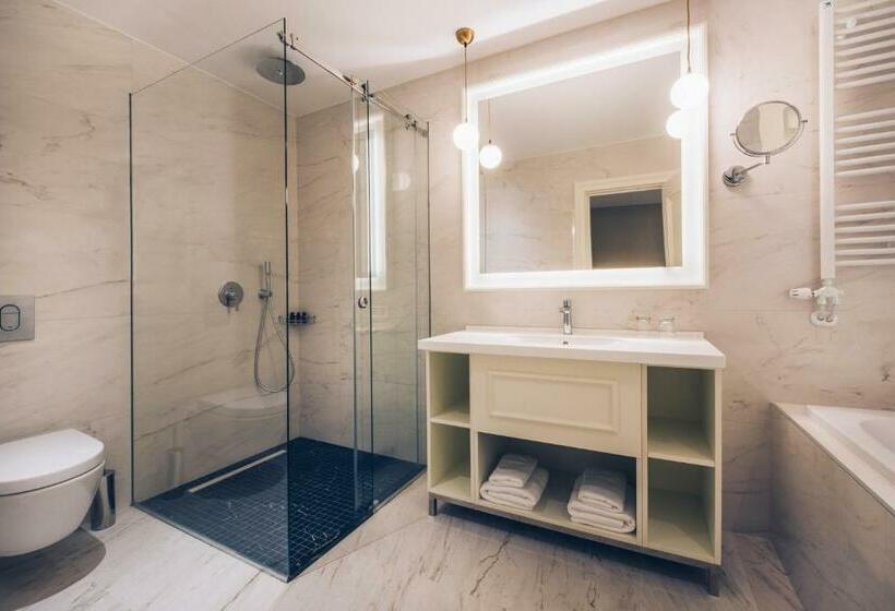 سوییت دوبلکس, Heritage Grand Perast By Rixos