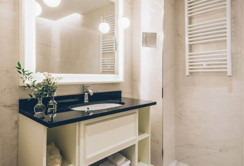 Номер Deluxe, Heritage Grand Perast By Rixos