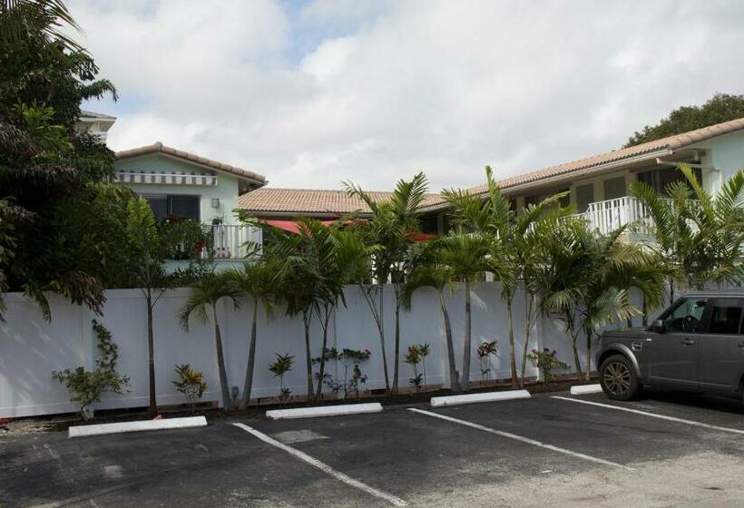 חדר סטנדרט עם מיטת קינג, The Big Coconut Guesthouse   Gay Men S Resort