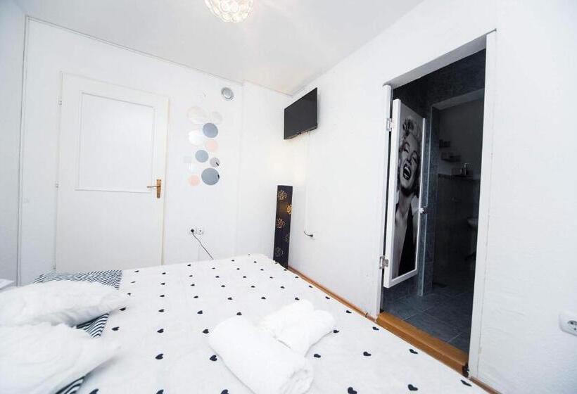 اتاق استاندارد, Hostel Herz