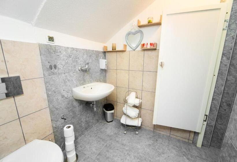 اتاق استاندارد, Hostel Herz