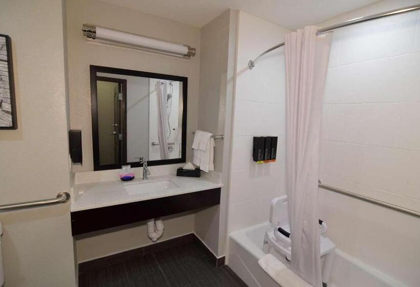 장애인을 위한 스위트, Best Western Plus Bay City Inn & Suites