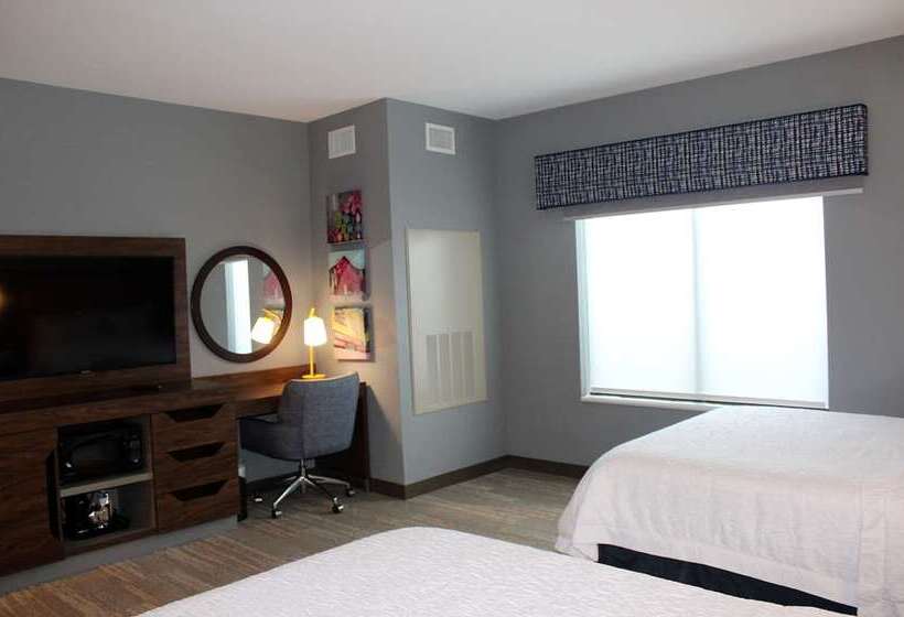 غرفة قياسية لذوى الاحتياجات الخاصة, Hampton Inn & Suites Menomonie Uw Stout