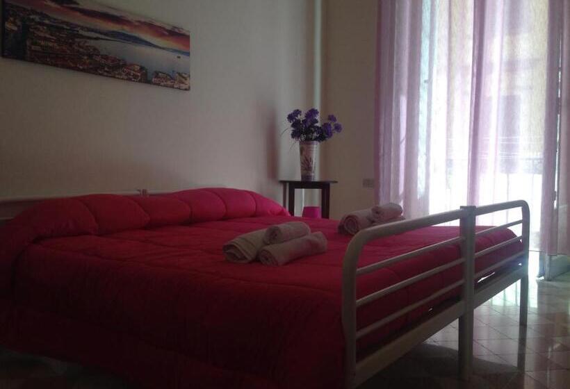 اتاق لوکس, O Sarracino B&b