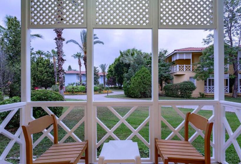 Номер Клуб, Euphoria Palm Beach Resort