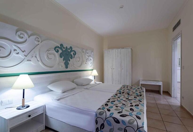 Family Suite, Euphoria Palm Beach Resort