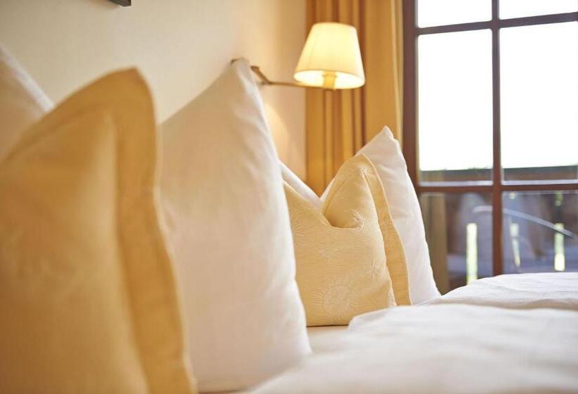 Suite with lake view, Alpenoase Sonnhof