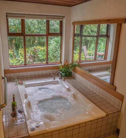 Premium room with view, Villa Blanca Cloud Forest Hotel & Retreat