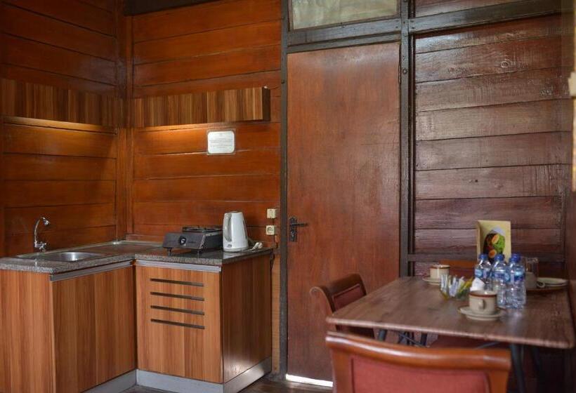 3침실 디럭스 아파트, Citra Cikopo Hotel & Family Cottages