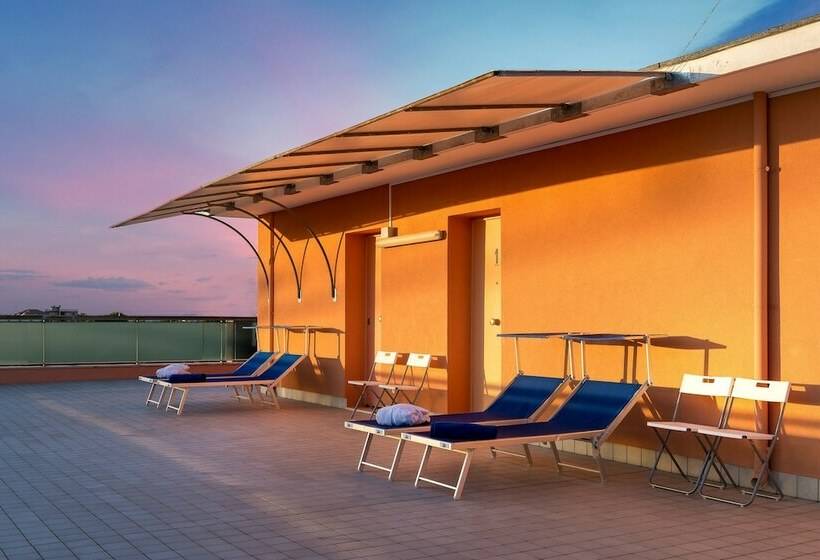 Номер Deluxe Вид на Море Боковой, Kursaal Di Bellaria