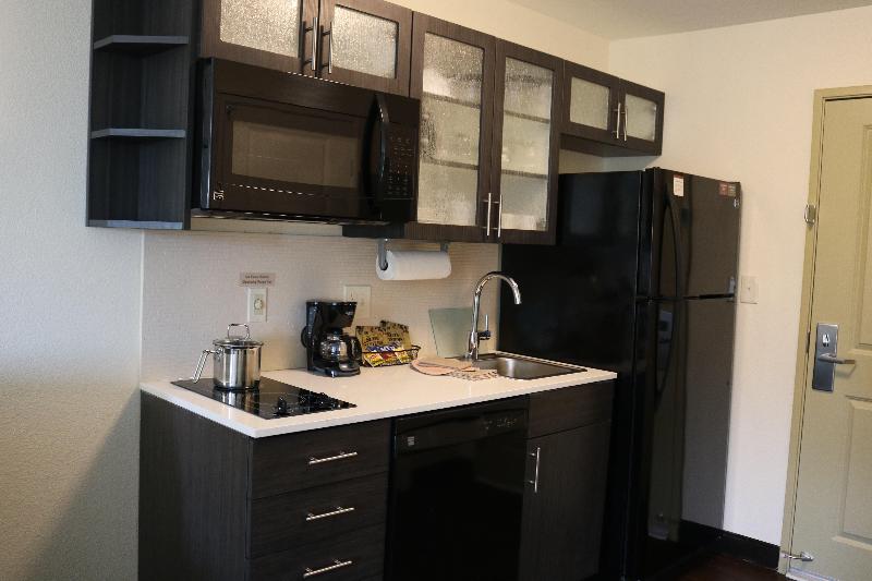 Люкс Кровать Кинг, Candlewood Suites Nashville   Goodlettsville, An Ihg