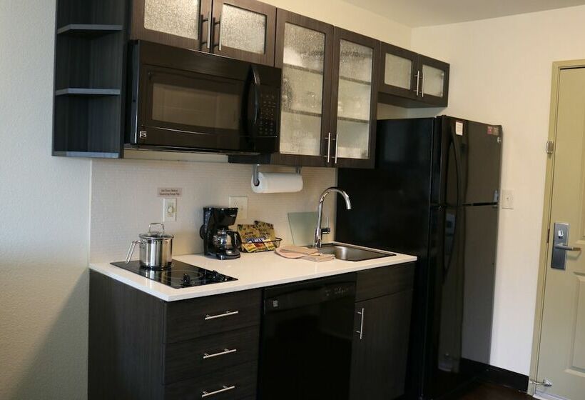 Номер Стандарт, Candlewood Suites Nashville   Goodlettsville, An Ihg