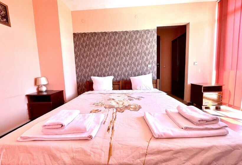 Номер Стандарт Вид на Горы, Family Hotel Carpe Diem