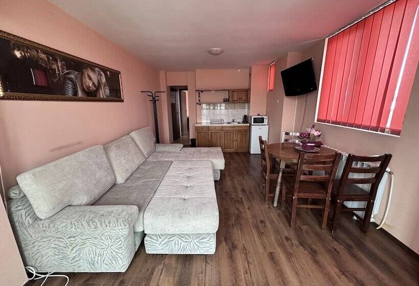 Апартаменты Comfort 2 Спальни, Family Hotel Carpe Diem