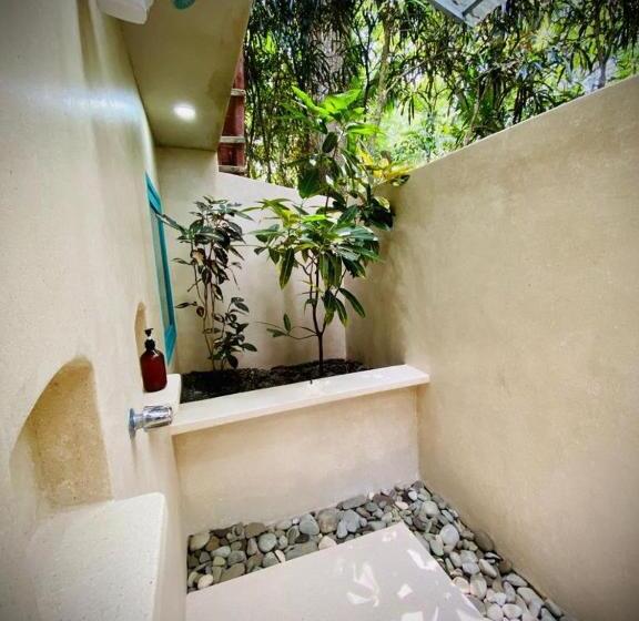 标准平房, Calala Lodge