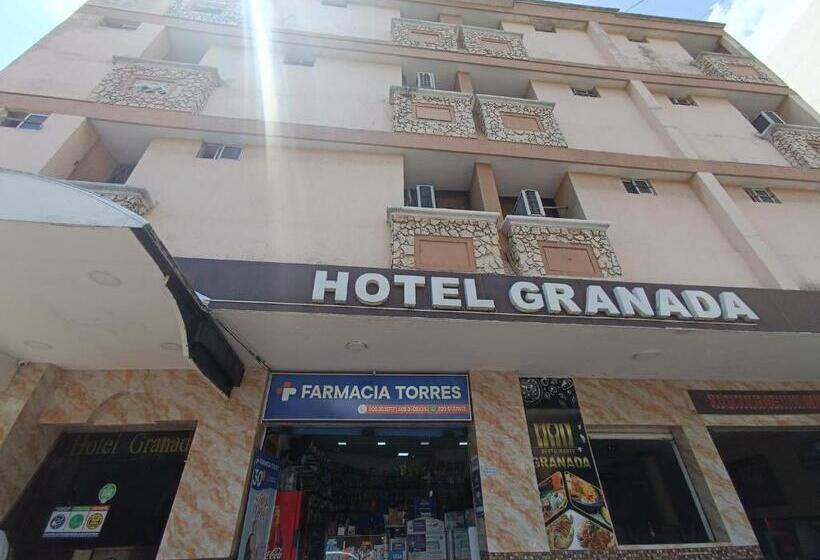 اتاق استاندارد سه نفره, Granada Inn