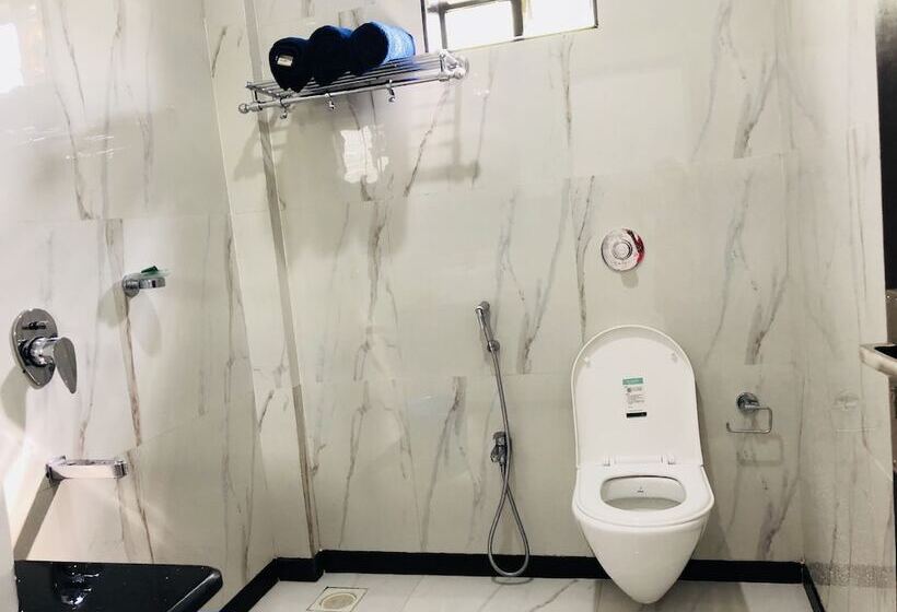 Quarto Triplo Deluxe, Swati