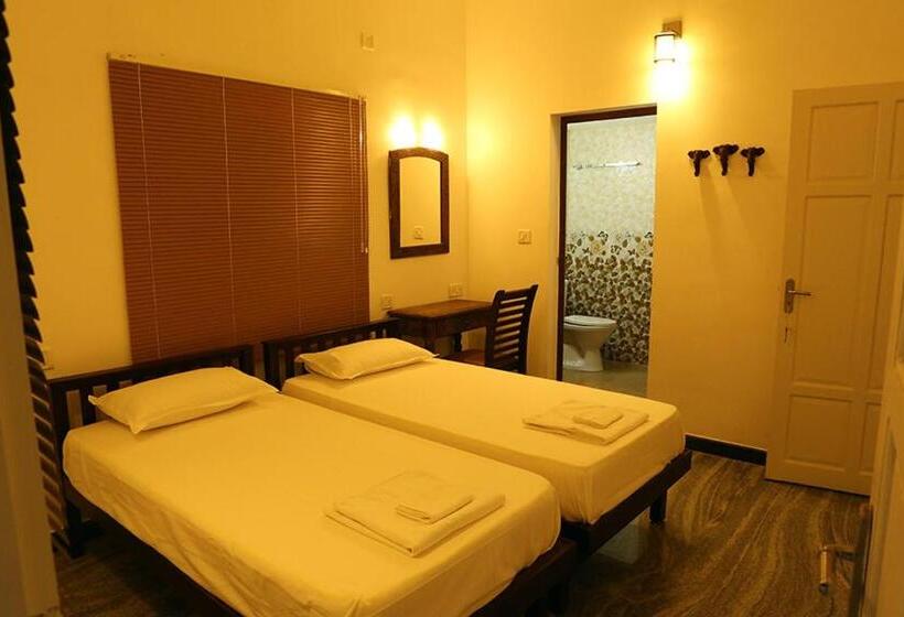 이코노미 룸, Janatha Homestay