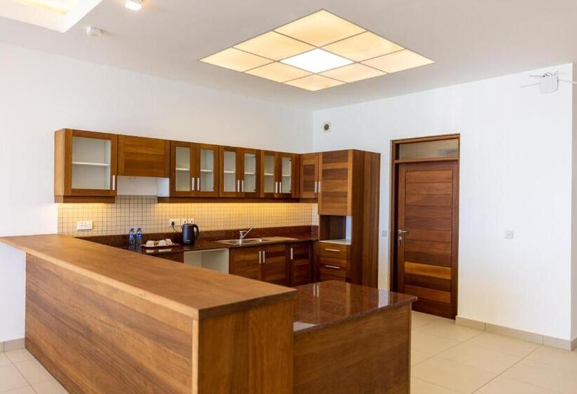 1 Bedroom Superior Apartment, Sun N Sand Beach Resort