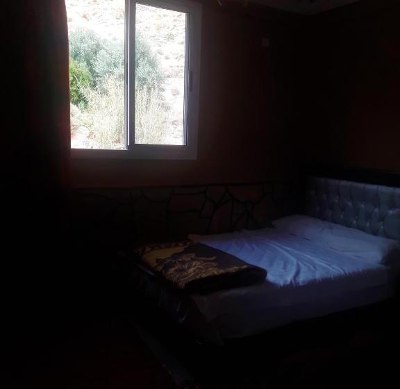 اتاق خانوادگی, Dounia Hostel