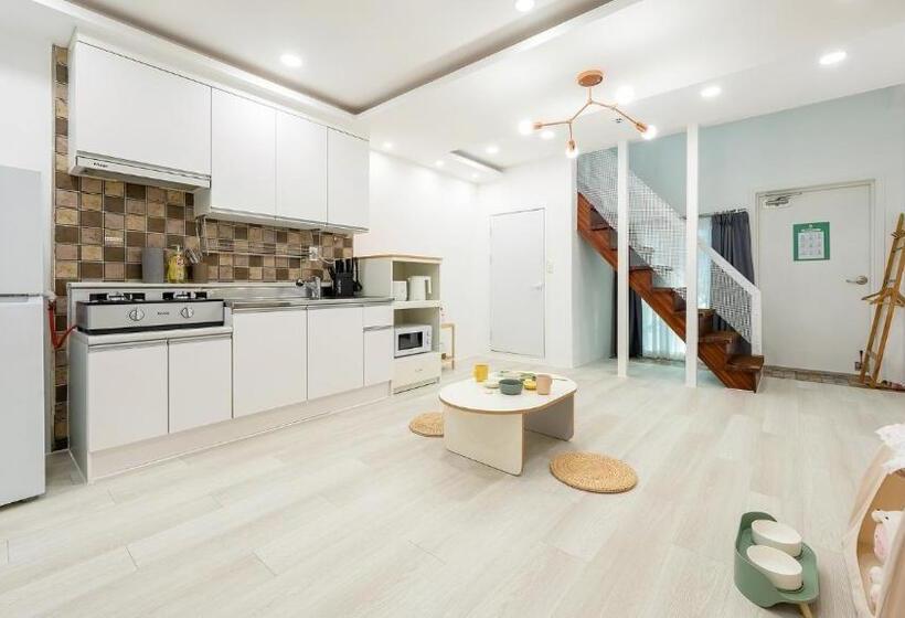 Студия Стандарт, Gapyeong Daengdaengi Dog Pension Silver
