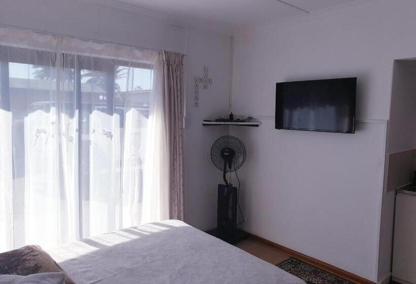اتاق اکونومی, Sunflower Self Catering