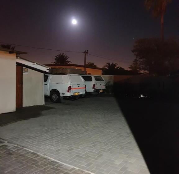 اتاق لوکس, Sunflower Self Catering