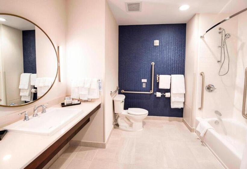带大床的标准间, Fairfield Inn & Suites By Marriott Ottawa Airport
