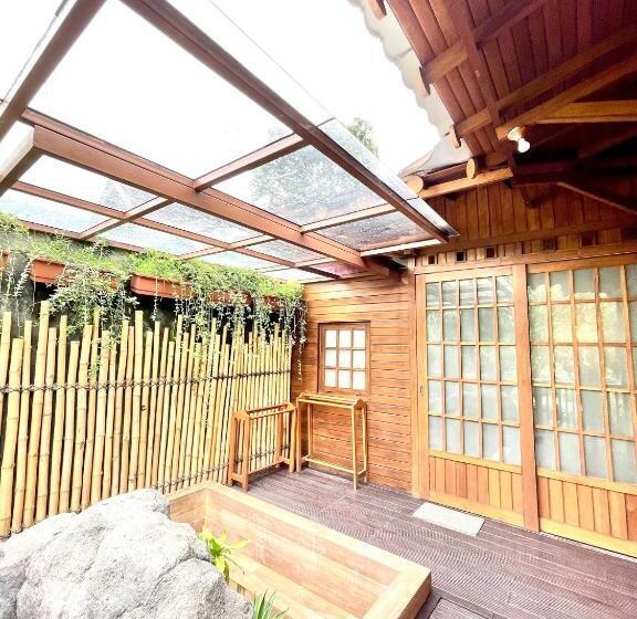 Президентский Люкс, The Onsen Hot Spring Resort