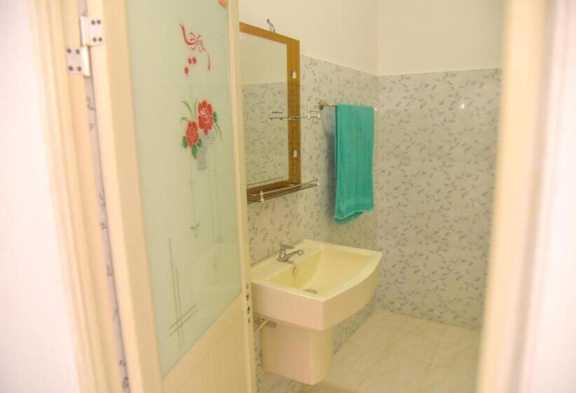 Family Suite, Nadee