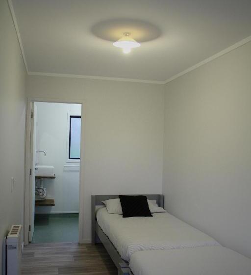 기본룸, Hugo & Carter S Backpackers & Motel